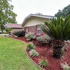 Refresh-Your-Landscape-with-Professional-Mulch-Installation-Shalimar-FL 5